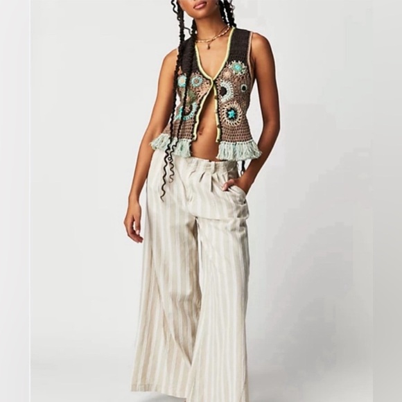 FREE PEOPLE DESERT ROSE CROCHET BOHO VEST HANDCRAFTED FRINGE HARD TO FIND BNWT - Picture 2 of 8